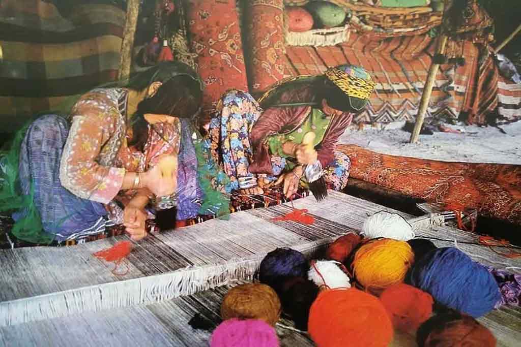 history-of-qashqai-hand-woven-carpets