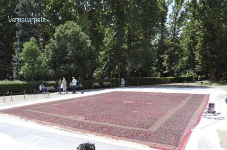 antique-mashhad-rug