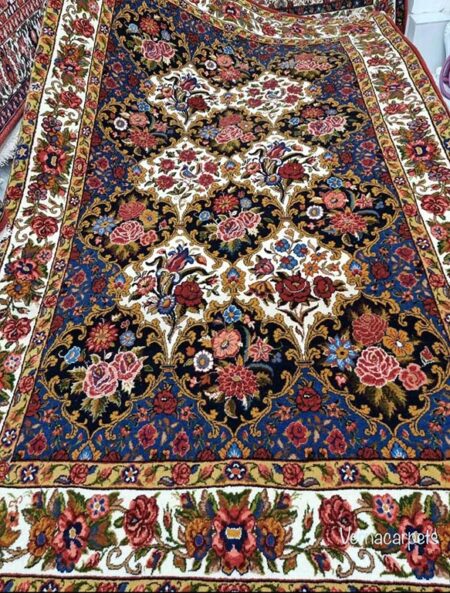 Bakhtiari wool rug, Kheshti Floral design